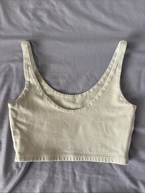 Brandy Melville Sleeveless Scoop Crop Tank Top - green